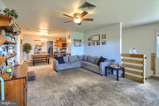 1010 SWEETBRIAR RD, Perkasie, PA 18944