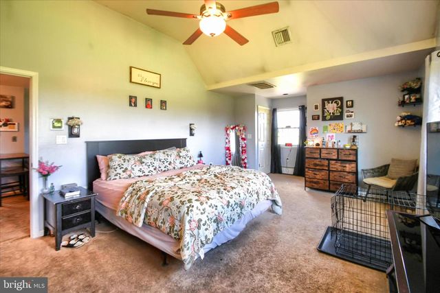 1010 SWEETBRIAR RD, Perkasie, PA 18944