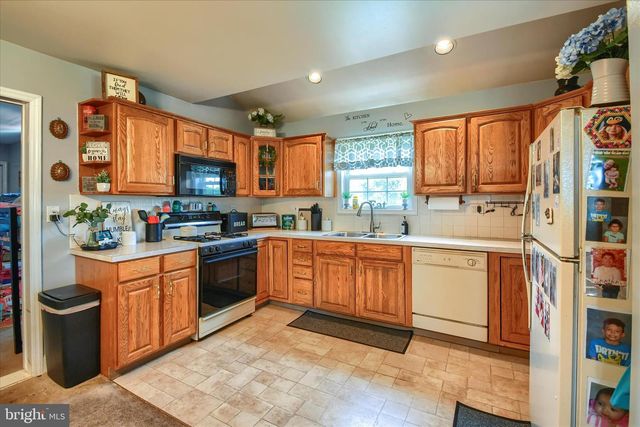 1010 SWEETBRIAR RD, Perkasie, PA 18944