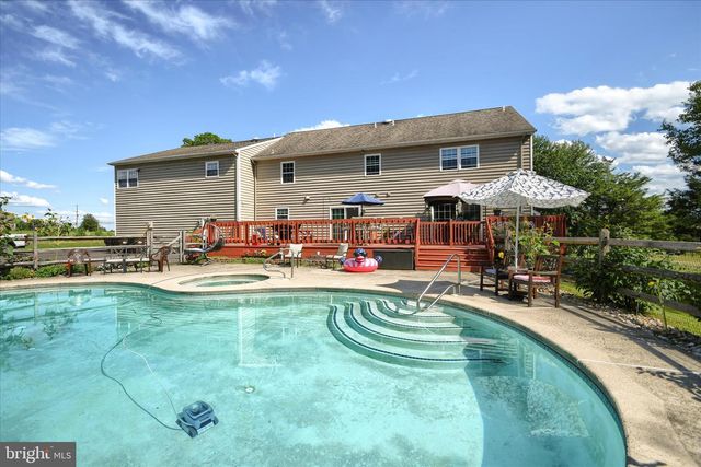 1010 SWEETBRIAR RD, Perkasie, PA 18944