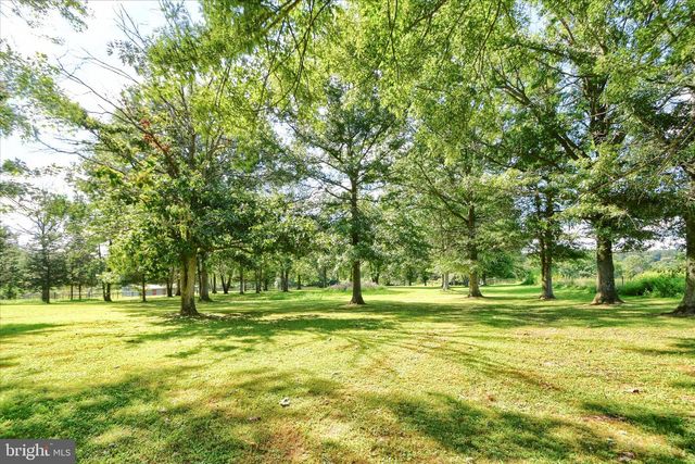 1010 SWEETBRIAR RD, Perkasie, PA 18944