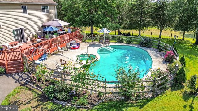 1010 SWEETBRIAR RD, Perkasie, PA 18944