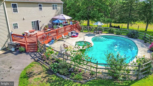 1010 SWEETBRIAR RD, Perkasie, PA 18944