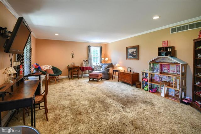 1010 SWEETBRIAR RD, Perkasie, PA 18944