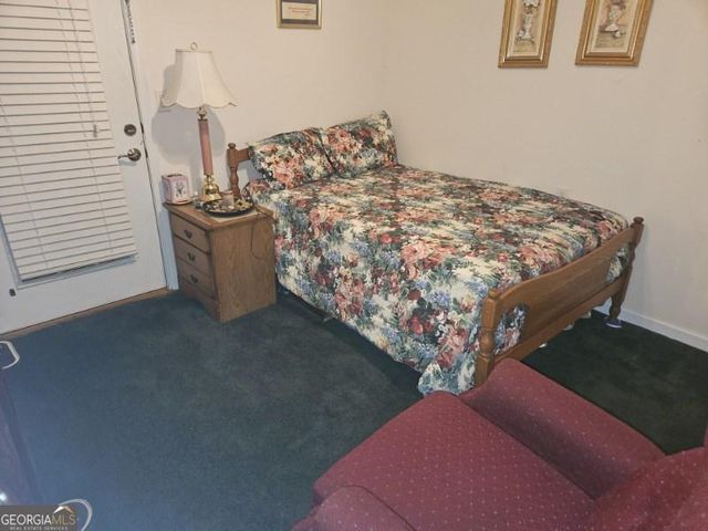 6878 Tara Oaks Drive, Riverdale, GA 30274