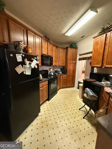 6878 Tara Oaks Drive, Riverdale, GA 30274