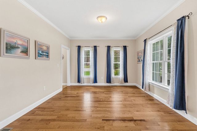 23 Tulip Way, Medway, MA 02053