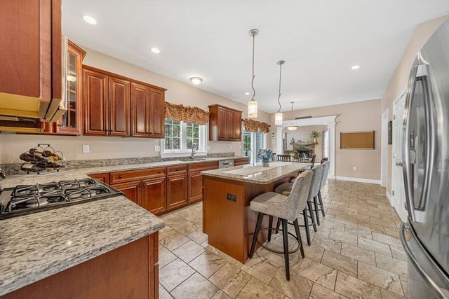 23 Tulip Way, Medway, MA 02053