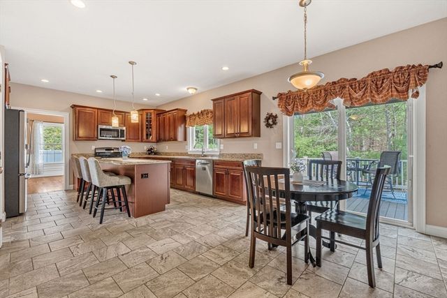 23 Tulip Way, Medway, MA 02053