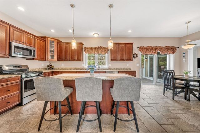 23 Tulip Way, Medway, MA 02053