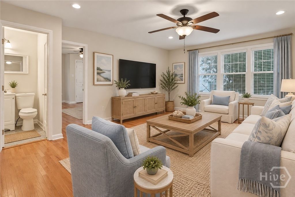 Image 20 of property listing at 121 E 65th Street, Savannah, GA 31405