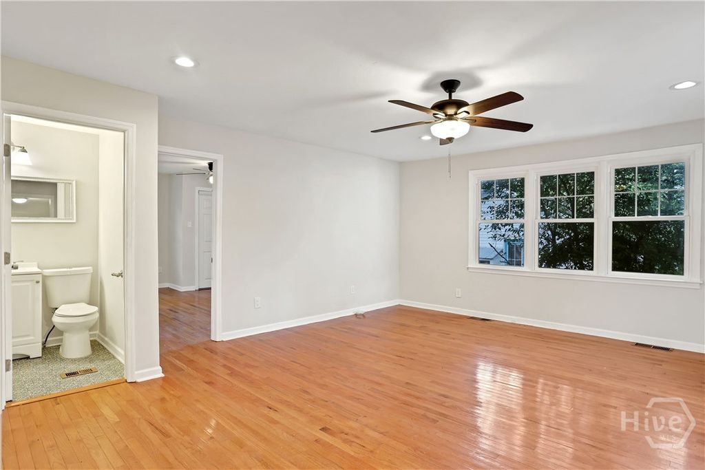Image 21 of property listing at 121 E 65th Street, Savannah, GA 31405