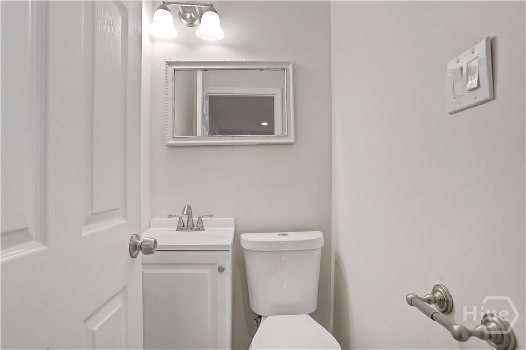 Image 22 of property listing at 121 E 65th Street, Savannah, GA 31405