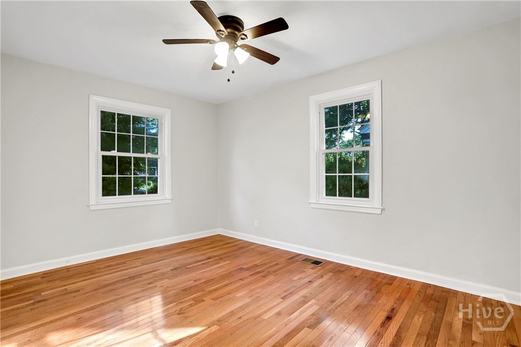 Image 30 of property listing at 121 E 65th Street, Savannah, GA 31405