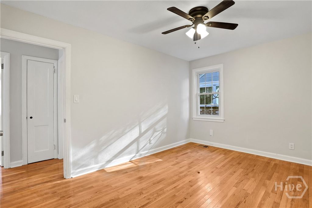 Image 32 of property listing at 121 E 65th Street, Savannah, GA 31405