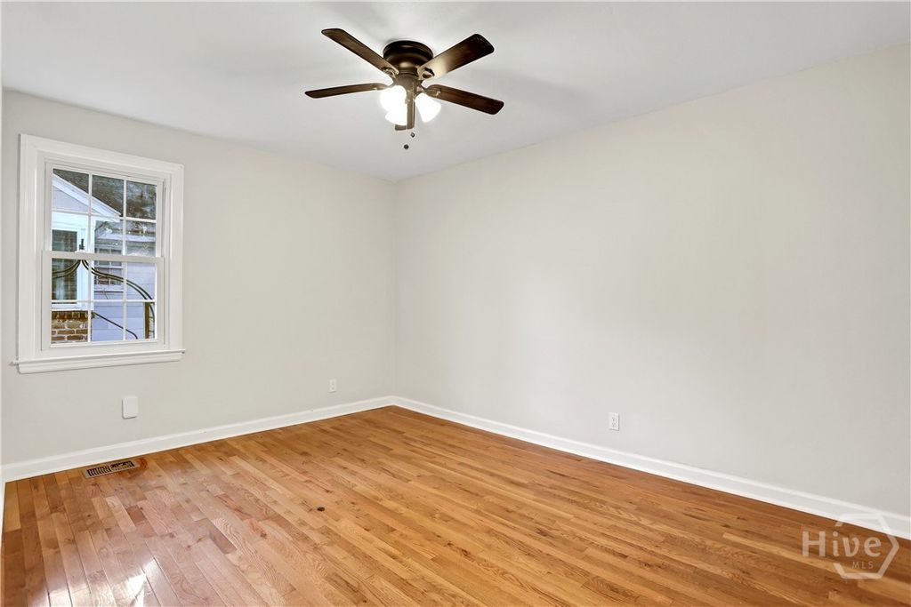 Image 33 of property listing at 121 E 65th Street, Savannah, GA 31405