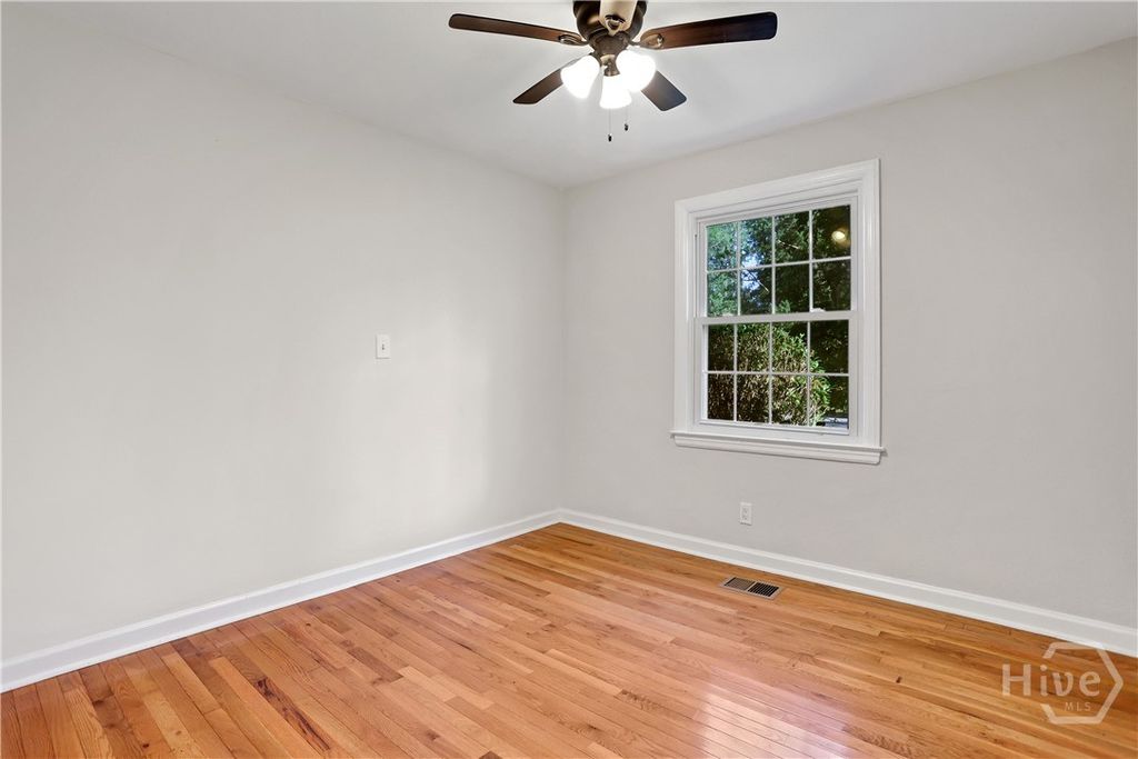 Image 36 of property listing at 121 E 65th Street, Savannah, GA 31405