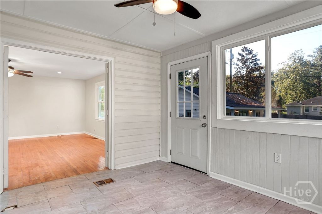 Image 41 of property listing at 121 E 65th Street, Savannah, GA 31405