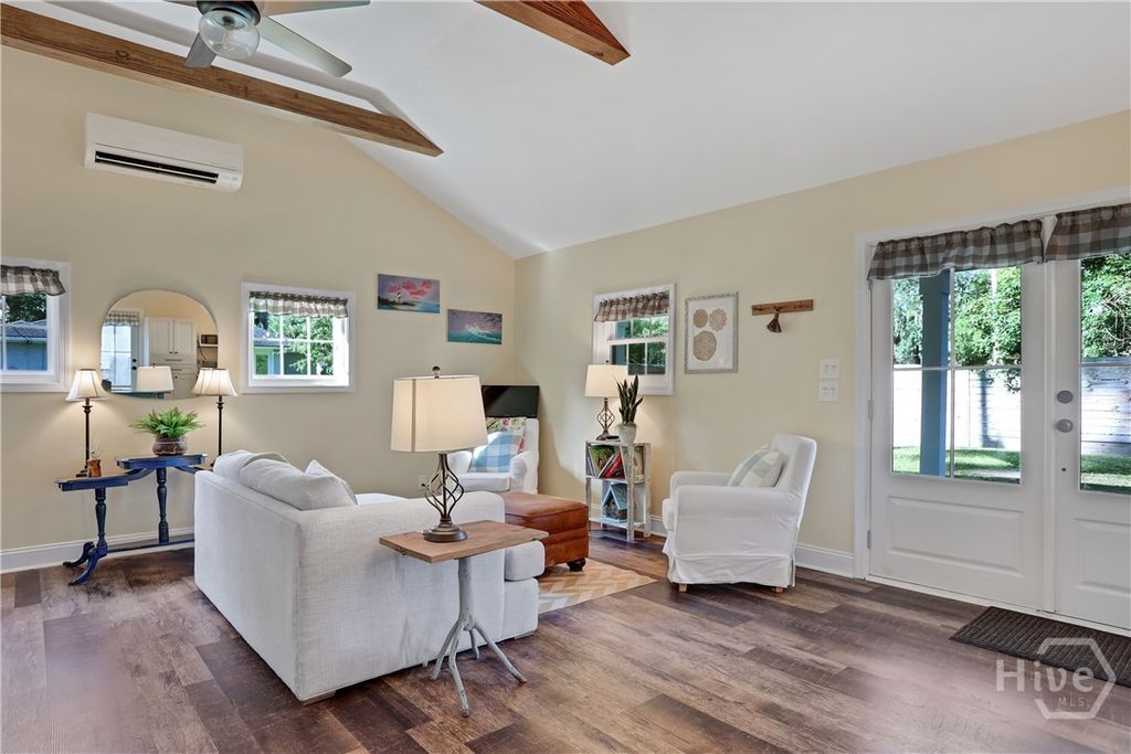Image 46 of property listing at 121 E 65th Street, Savannah, GA 31405