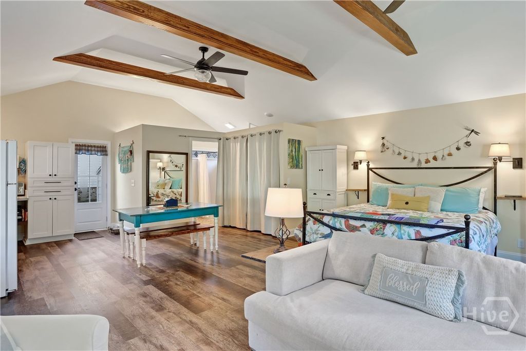 Image 47 of property listing at 121 E 65th Street, Savannah, GA 31405