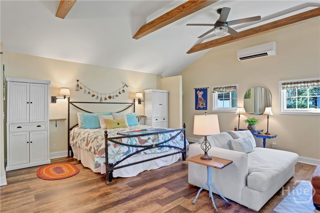 Image 48 of property listing at 121 E 65th Street, Savannah, GA 31405
