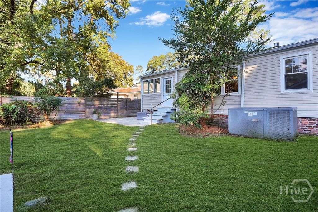 Image 60 of property listing at 121 E 65th Street, Savannah, GA 31405