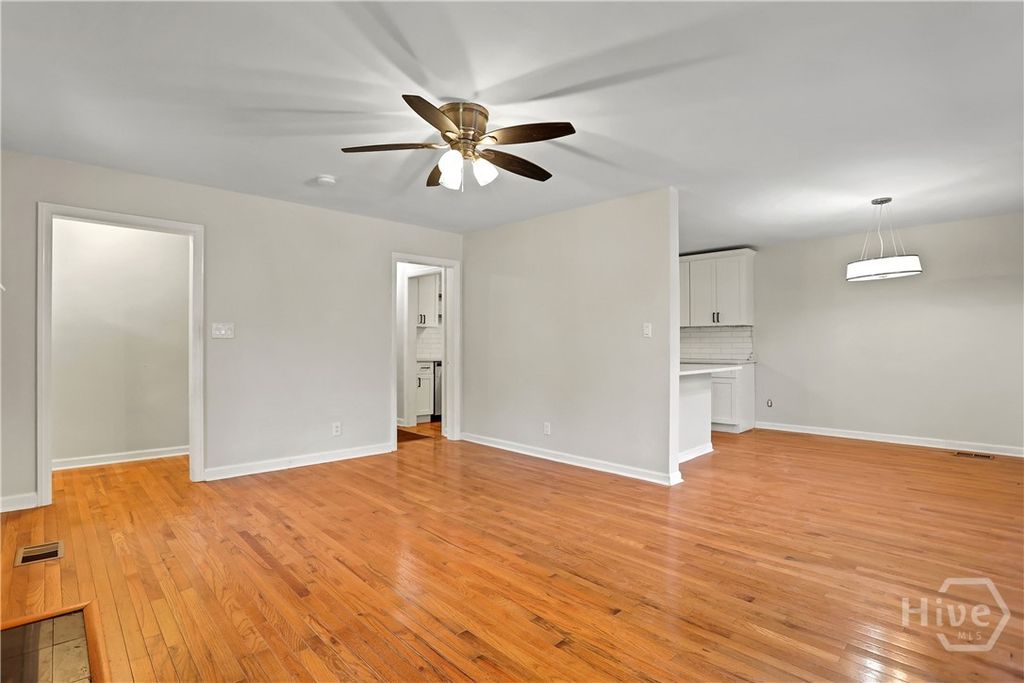 Image 9 of property listing at 121 E 65th Street, Savannah, GA 31405