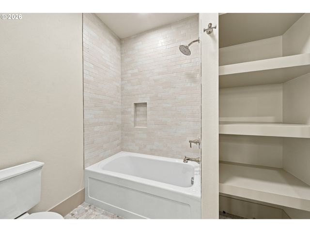 4024 Norfolk St, West Linn, OR 97068
