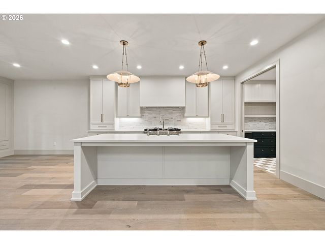 4024 Norfolk St, West Linn, OR 97068