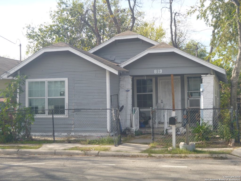 819 N Hamilton, San Antonio, TX 78207