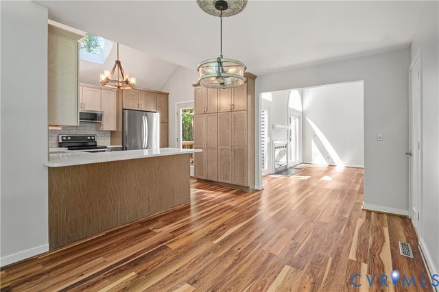 14401 Woods Walk Ln, Midlothian, VA 23112