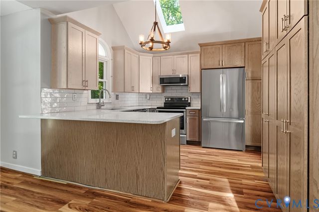 14401 Woods Walk Ln, Midlothian, VA 23112