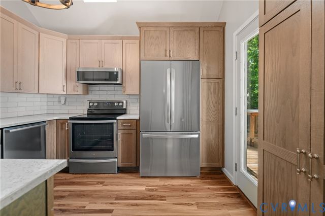 14401 Woods Walk Ln, Midlothian, VA 23112