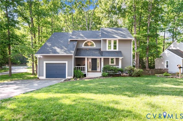 14401 Woods Walk Ln, Midlothian, VA 23112