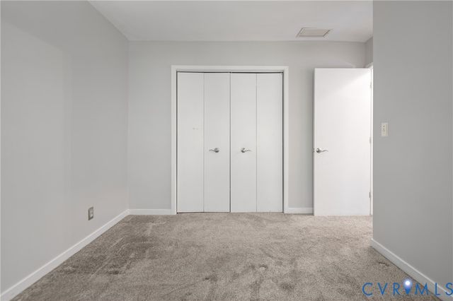 14401 Woods Walk Ln, Midlothian, VA 23112