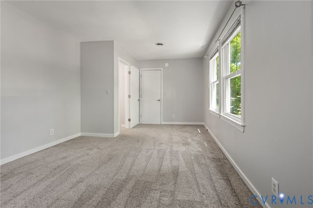 14401 Woods Walk Ln, Midlothian, VA 23112