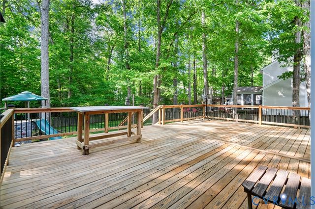 14401 Woods Walk Ln, Midlothian, VA 23112