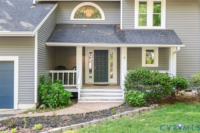 14401 Woods Walk Ln, Midlothian, VA 23112