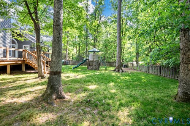 14401 Woods Walk Ln, Midlothian, VA 23112