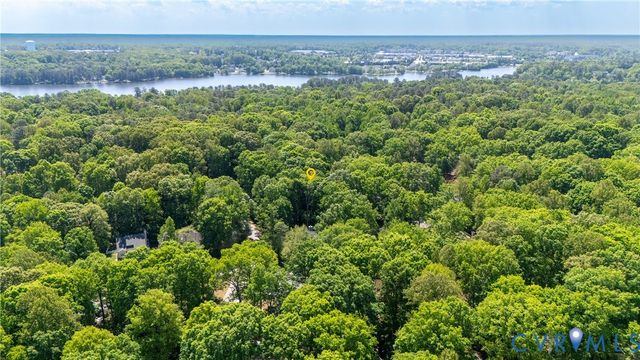 14401 Woods Walk Ln, Midlothian, VA 23112