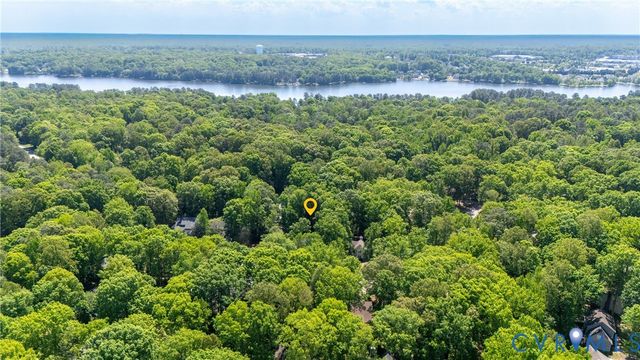 14401 Woods Walk Ln, Midlothian, VA 23112