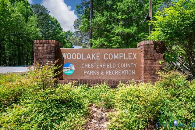 14401 Woods Walk Ln, Midlothian, VA 23112