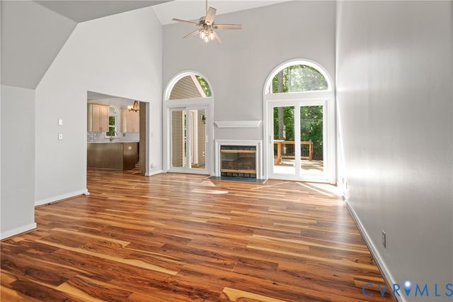 14401 Woods Walk Ln, Midlothian, VA 23112