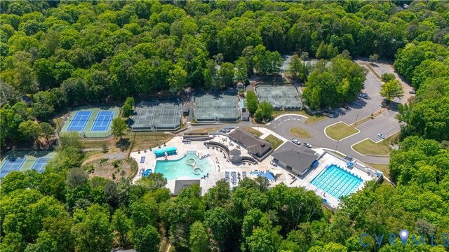 14401 Woods Walk Ln, Midlothian, VA 23112