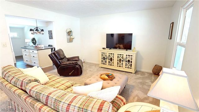 552 Vesely Court, Eastlake, OH 44095