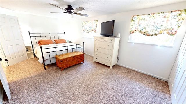 552 Vesely Court, Eastlake, OH 44095