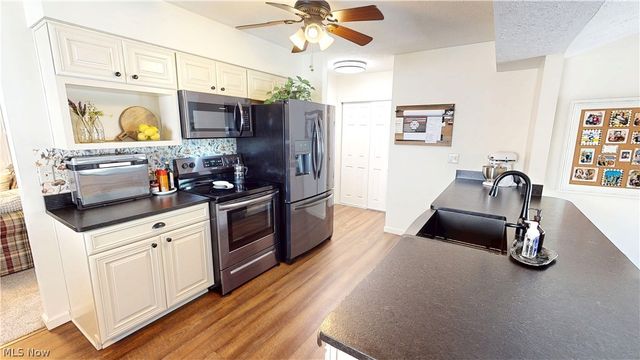 552 Vesely Court, Eastlake, OH 44095