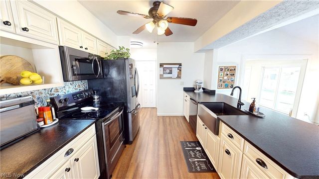 552 Vesely Court, Eastlake, OH 44095