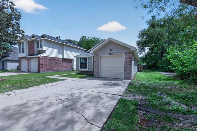 12534 Warrenwood Drive, Houston, TX 77066