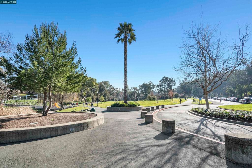 Image 22 of property listing at 1001 1001 Devonwood, Hercules, CA 94547